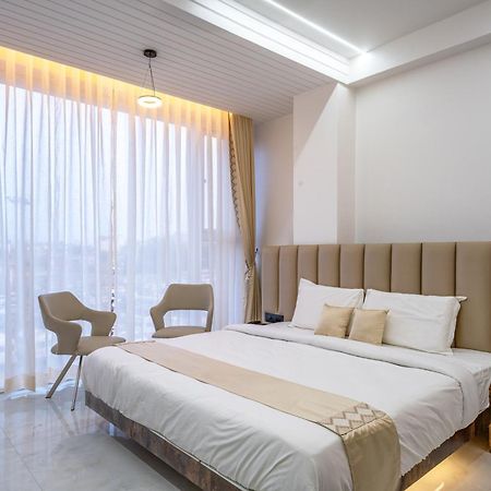 Hotel Darshan Executive Tuljapur Extérieur photo
