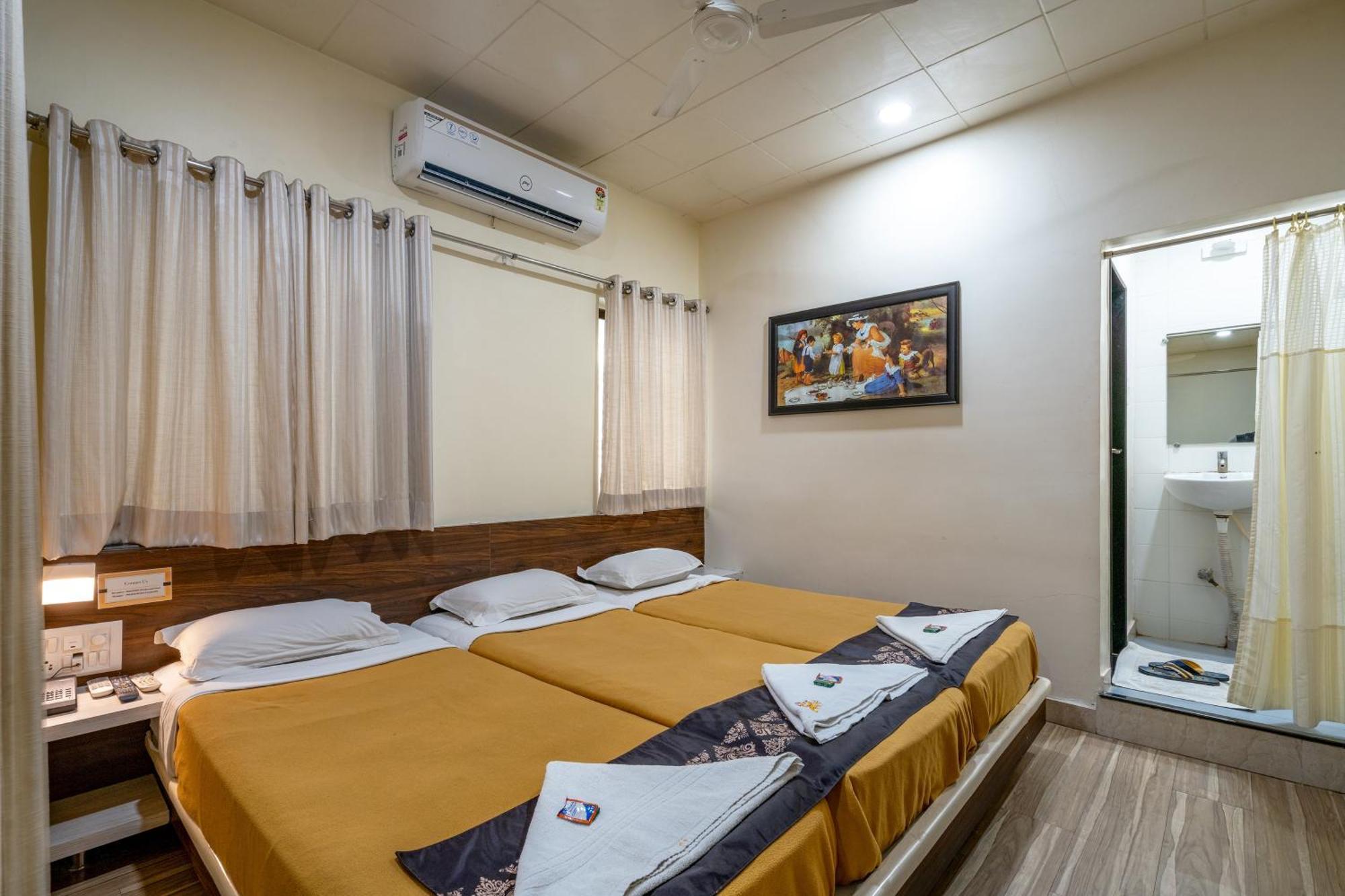 Hotel Darshan Executive Tuljapur Extérieur photo