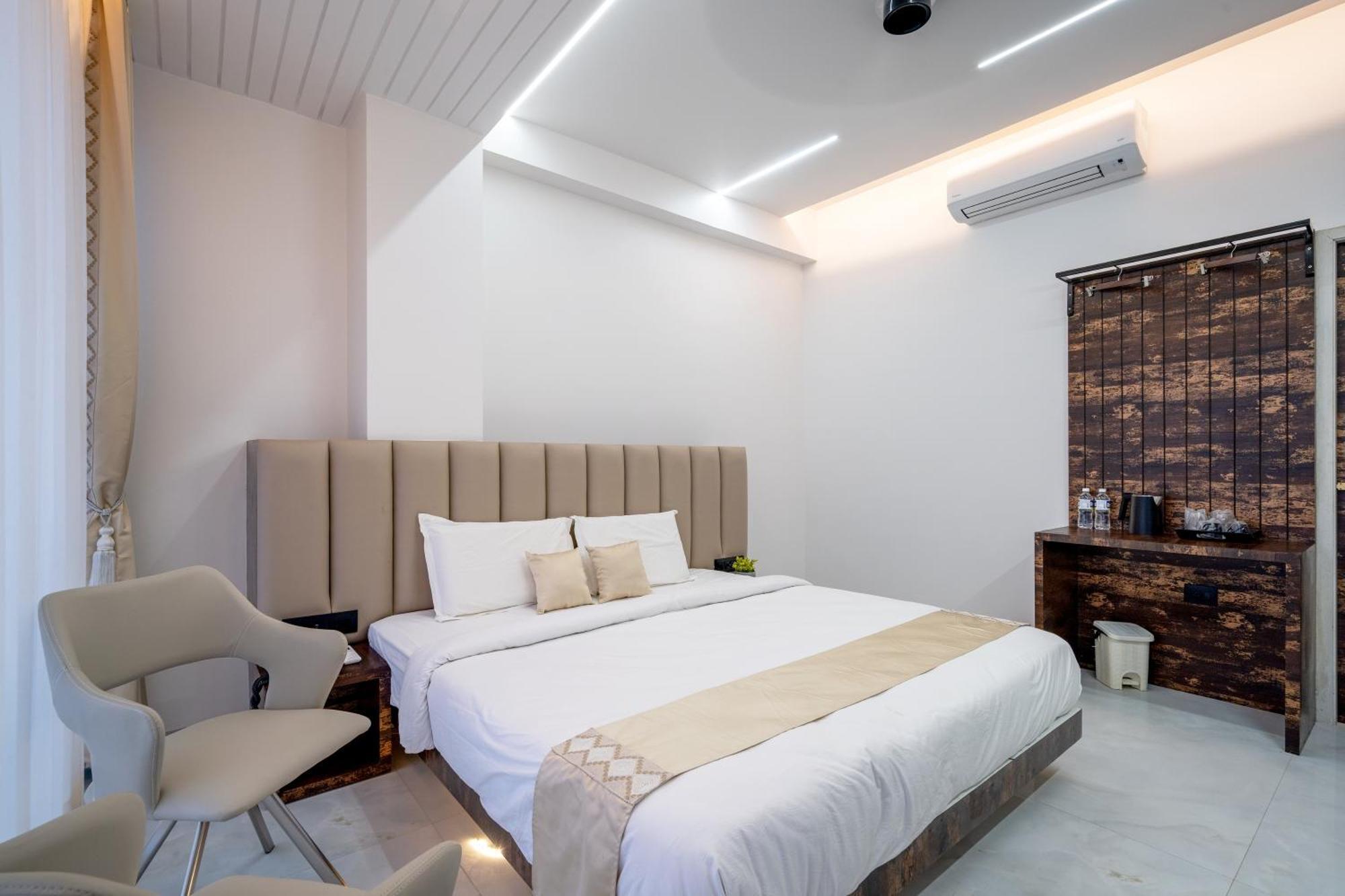 Hotel Darshan Executive Tuljapur Extérieur photo