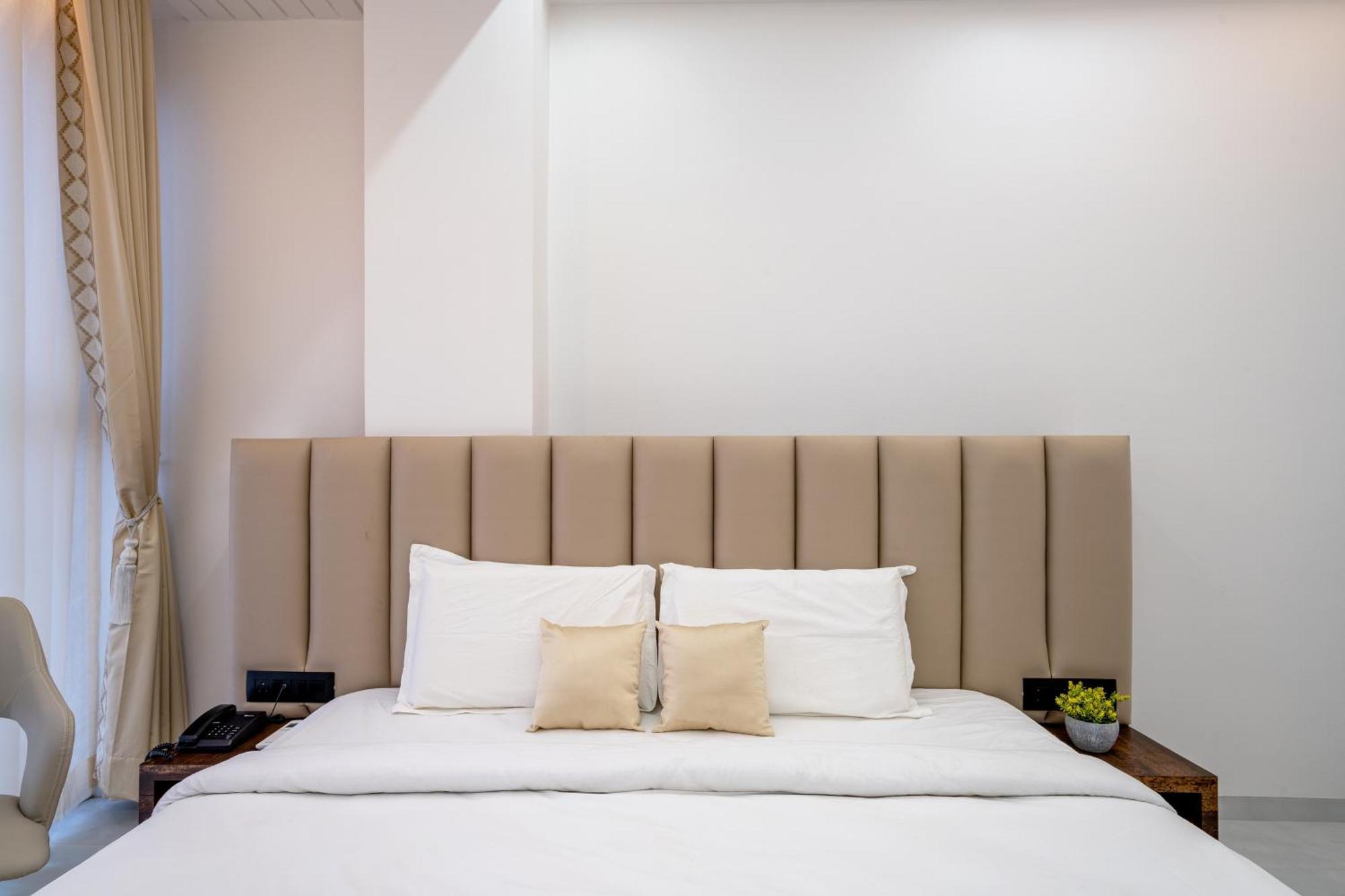 Hotel Darshan Executive Tuljapur Extérieur photo
