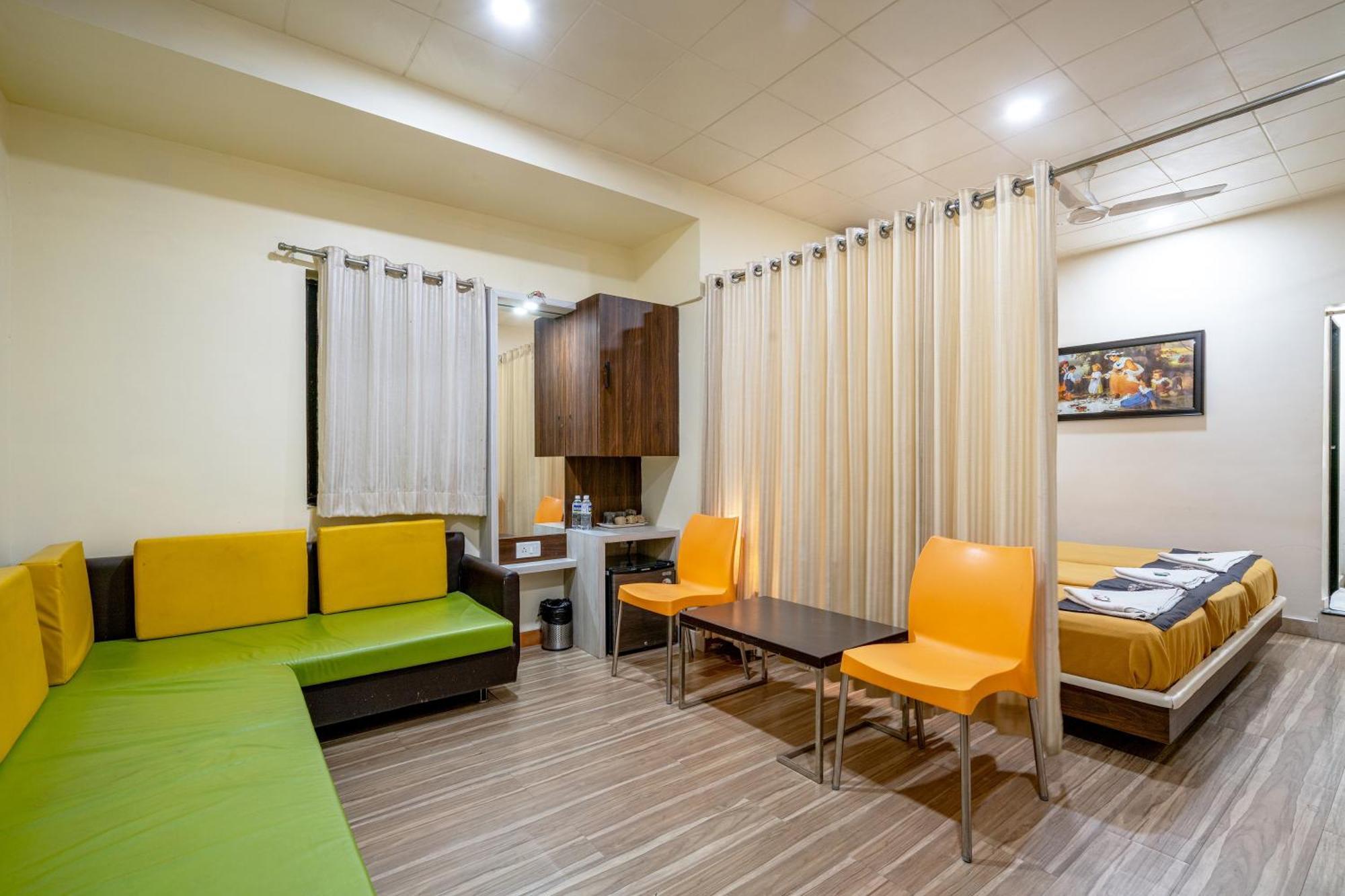 Hotel Darshan Executive Tuljapur Extérieur photo